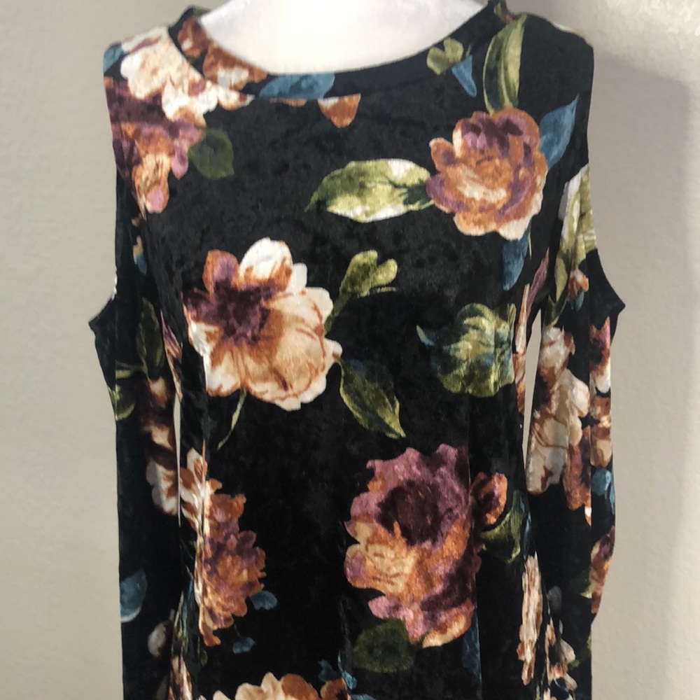 🆕 Size Small 90% Polyester 10% Spandex with velvet Feel ! Super Cute - Picture 1 of 5